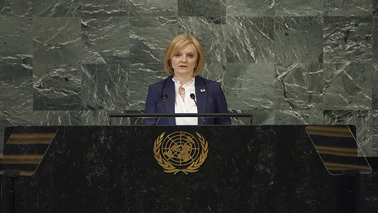 Βρετανία: Η κυβέρνηση Τρας στα όρια της κατάρρευσης